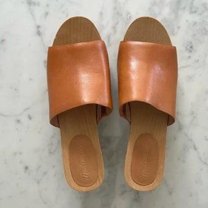 Madewell Caramel Evelyn Slide Clog in size 9